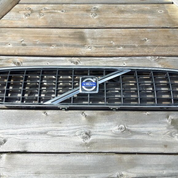Vintage VOLVO Car Grill - Picture 1 of 4